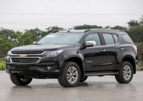 Thị trường cho thuê xe tháng náo nhiệt